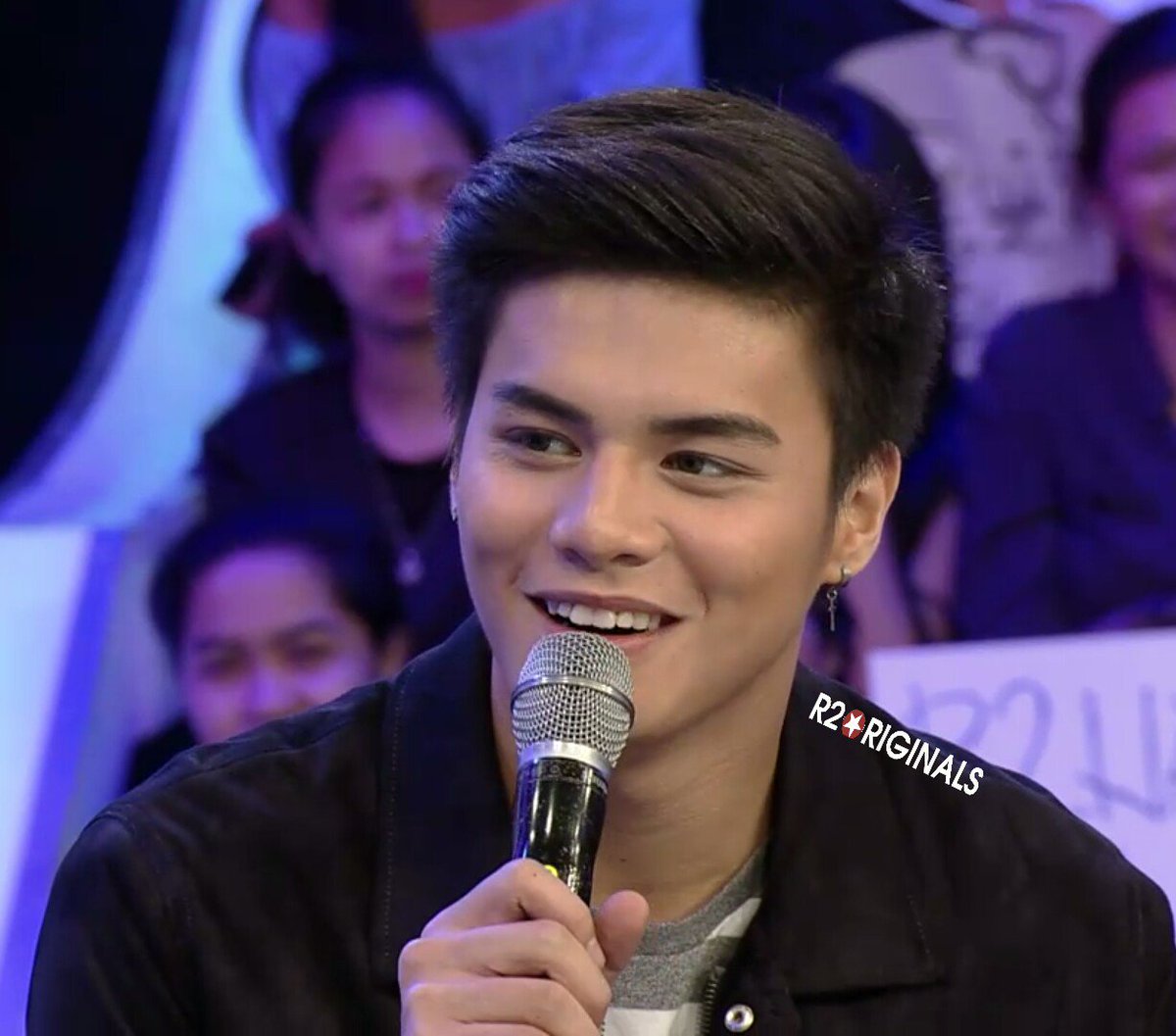 R2OriginalsOFC's tweet photo. (1) Kilig King indeed! 😍❤ Sino nakapanood kagabi? 🖑🖐 #GGVTrueColors #BloodyCrayons #BloodyCrayons2DaysToGo https://t.co/rlK9wZZqZx