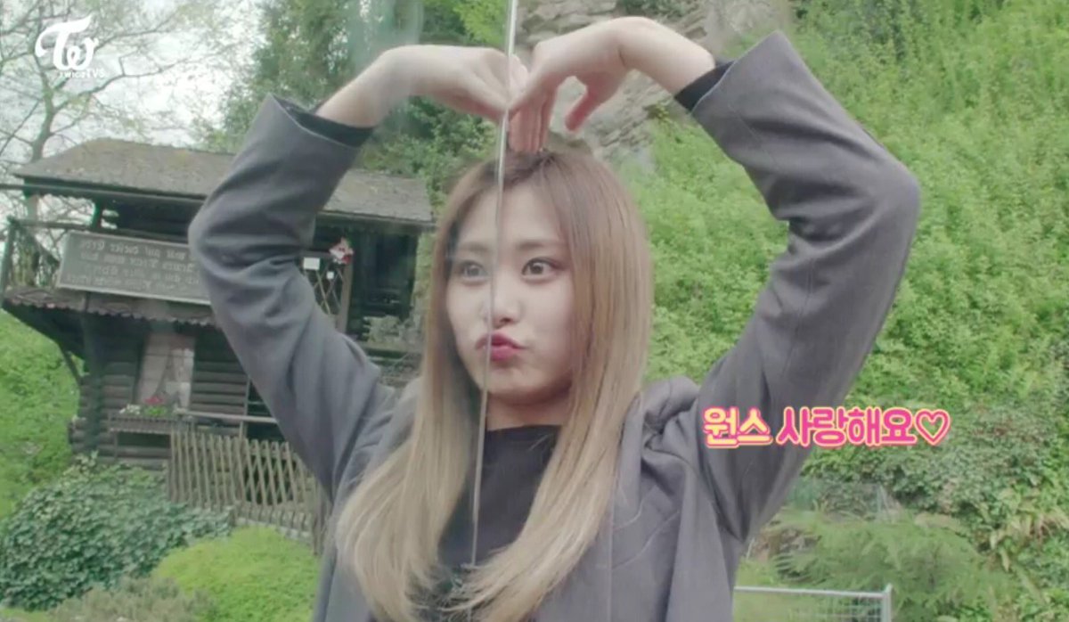 Lotzve614's tweet photo. 😂😂😂😂😂#트와이스 #쯔위 #Tzuyu #ツウィ #TIWCE #TwiceTV5 https://t.co/C3rR2PElVd