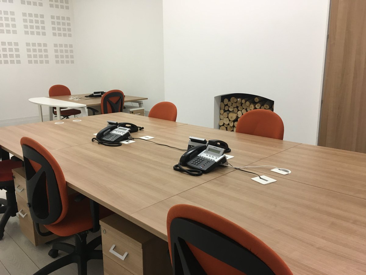 theoffices_'s tweet image. We’re starting off the week in #style with this #8person #office at #KingStreet #textus for details #officespace #fireplace #mcr #mcrcentre