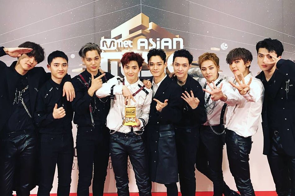 ABSCBNNews's tweet photo. K-pop group EXO launches official Twitter account https://t.co/41RaifqTxC https://t.co/3qKQrCoUHF