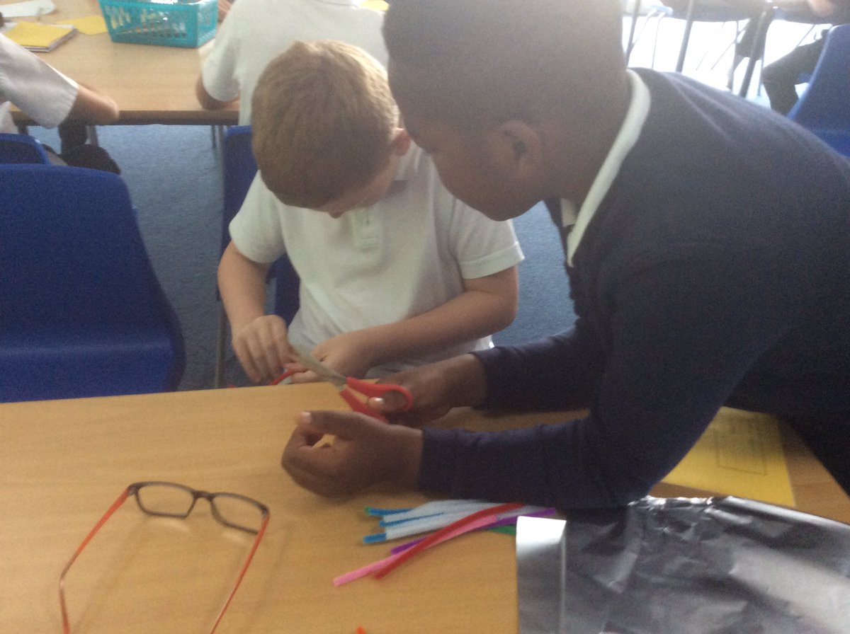 Year6WCPS's tweet photo. Team building challenge! #WCPSedu #collaboration https://t.co/PtEiacmJb5