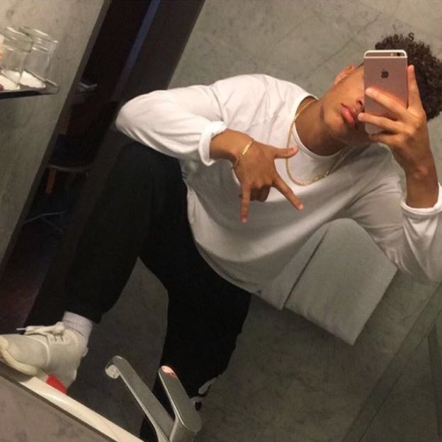 rpmatchmcker's tweet photo. meet damian ! #openrp https://t.co/Yys5QHVOjO