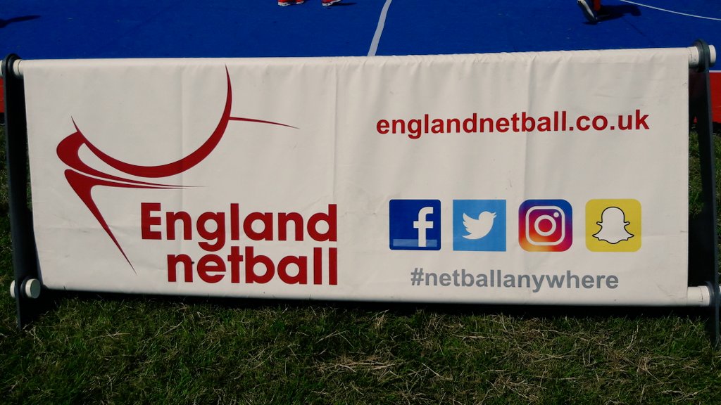 Uniquely_Local's tweet photo. Fab to see #netballanywhere @ChatsworthHouse for #VitalityMove with @J_Ennis
Great energy & vibe from @England_Netball @HumanRaceEvents https://t.co/7p5ftC56vZ