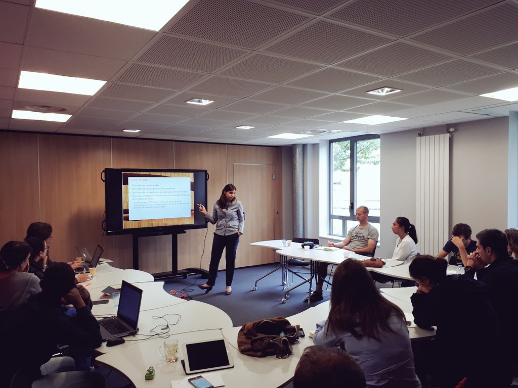 lmtcreation's tweet photo. Atelier de @LMTcreation by @claudece  : #branding et #strategieMarketing pour nos startups https://t.co/y0we30SmC0