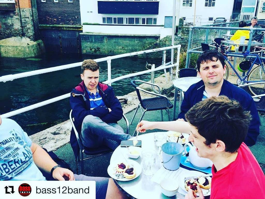JackMacSax's tweet photo. It's never too early for @bass12band to have cream tea #busking12 #beach12 #roadtrip #falmouth https://t.co/wcOSPsWFai