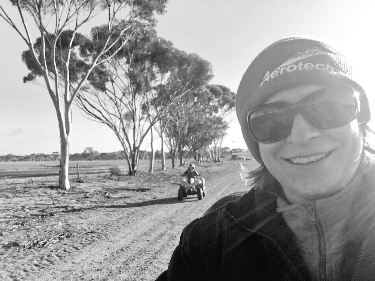 boneskel's tweet photo. A little help shifting the sheep.....#nextgen #madkid https://t.co/5pD9aVYgY2