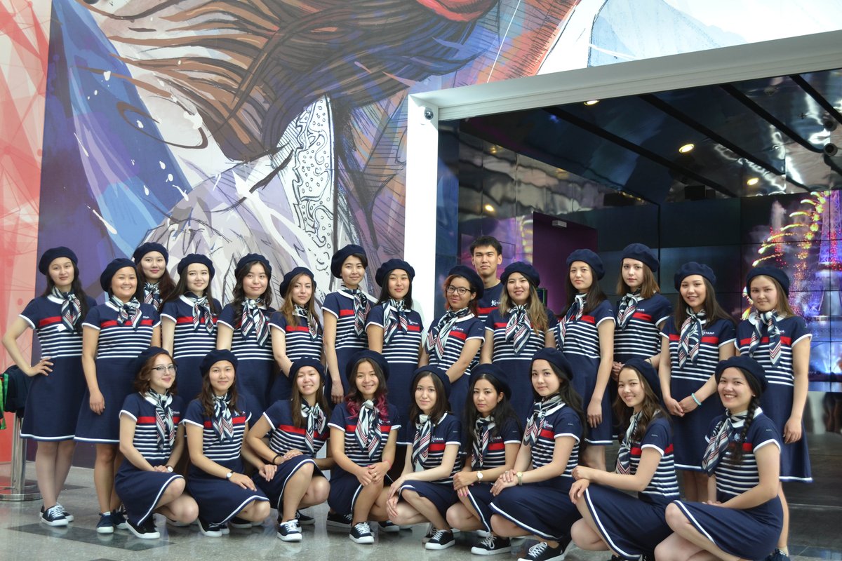 Equipe des hôtesses du Pavillon France à l' <a href="/Expo2017_Int/">EXPO 2017 Astana Int</a>  habillées en Armor-lux 🇫🇷 ! ©ADE/Pavillonfrance