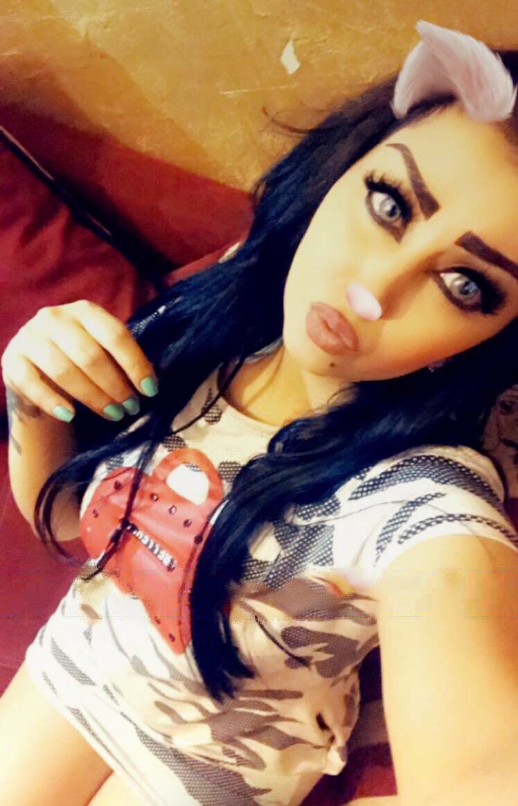 k_laya41's tweet photo. فديتني 👇👇👇👇😍😍😍 https://t.co/gr1HKzjAvZ