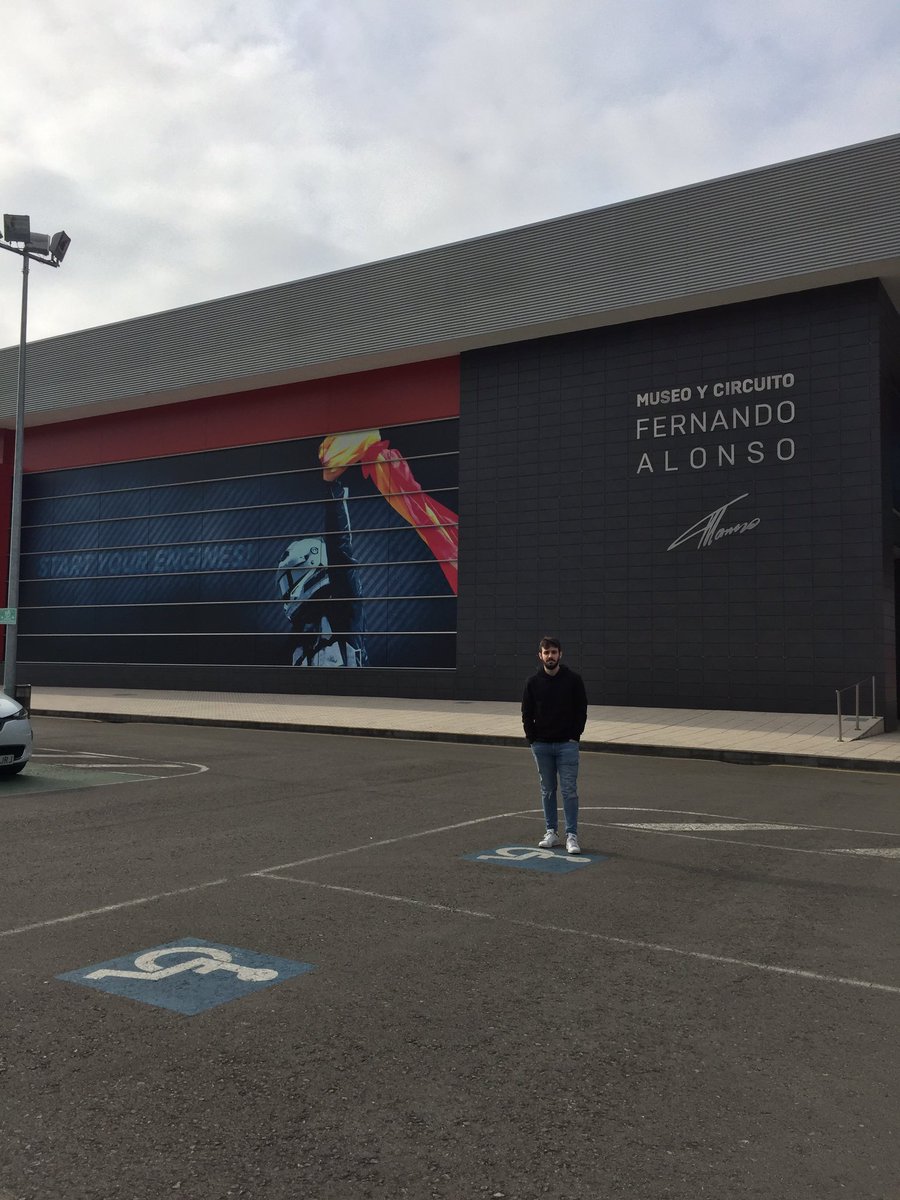 AlbertoBlanco91's tweet photo. Emoción y sentimiento en el @CircuitoMuseoFA Siempre contigo @alo_oficial gracias por hacernos vibrar con tu conducción. AVANTI NANO!!! https://t.co/7jTBIo1Wug