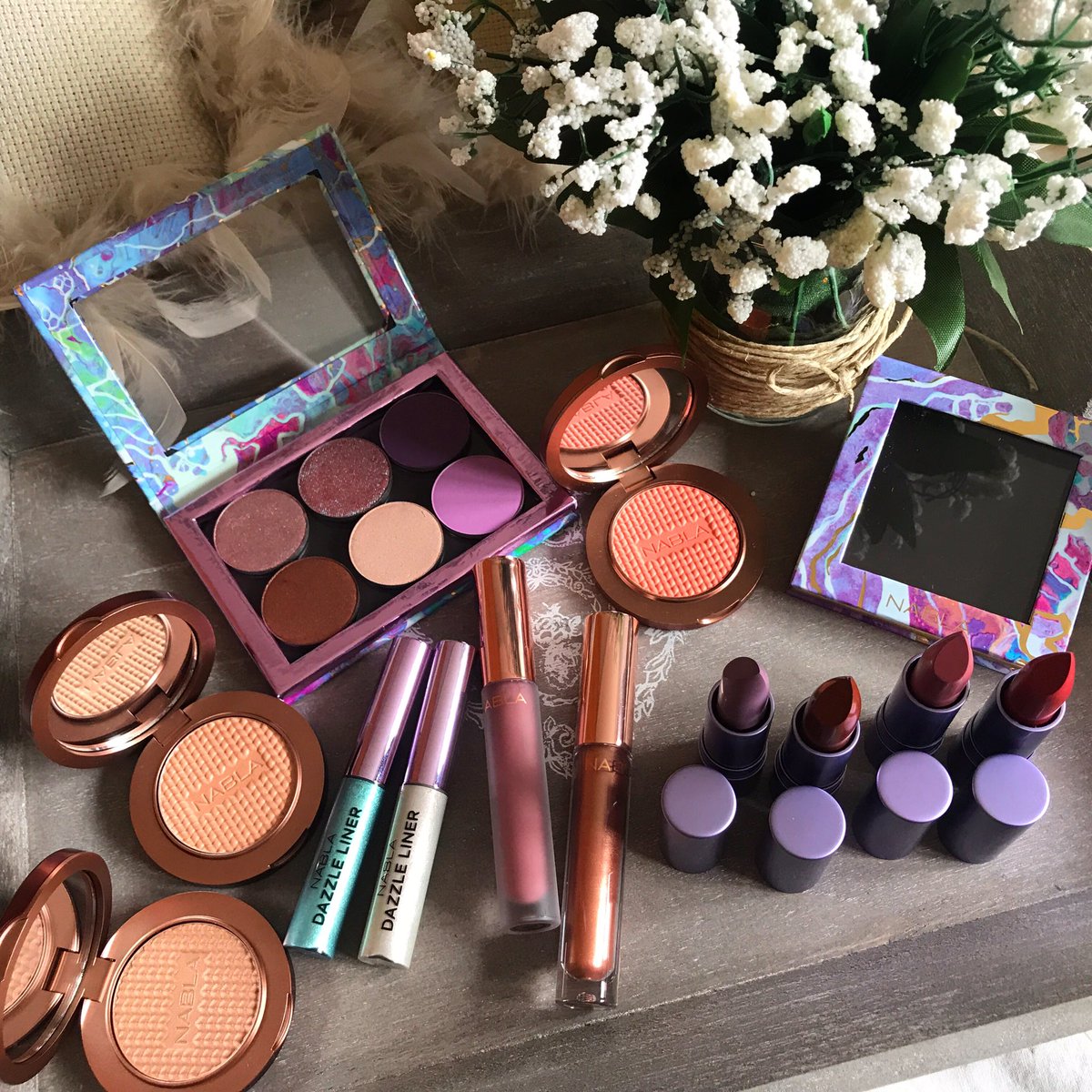 PitxiPitxa109's tweet photo. Freedomination by @NablaCosmetics โจ https://t.co/xFzLGbrJoA #nablacosmetics #nabla #freedomination #makeup #summer #metallips #mattelips https://t.co/daCltSj4QW