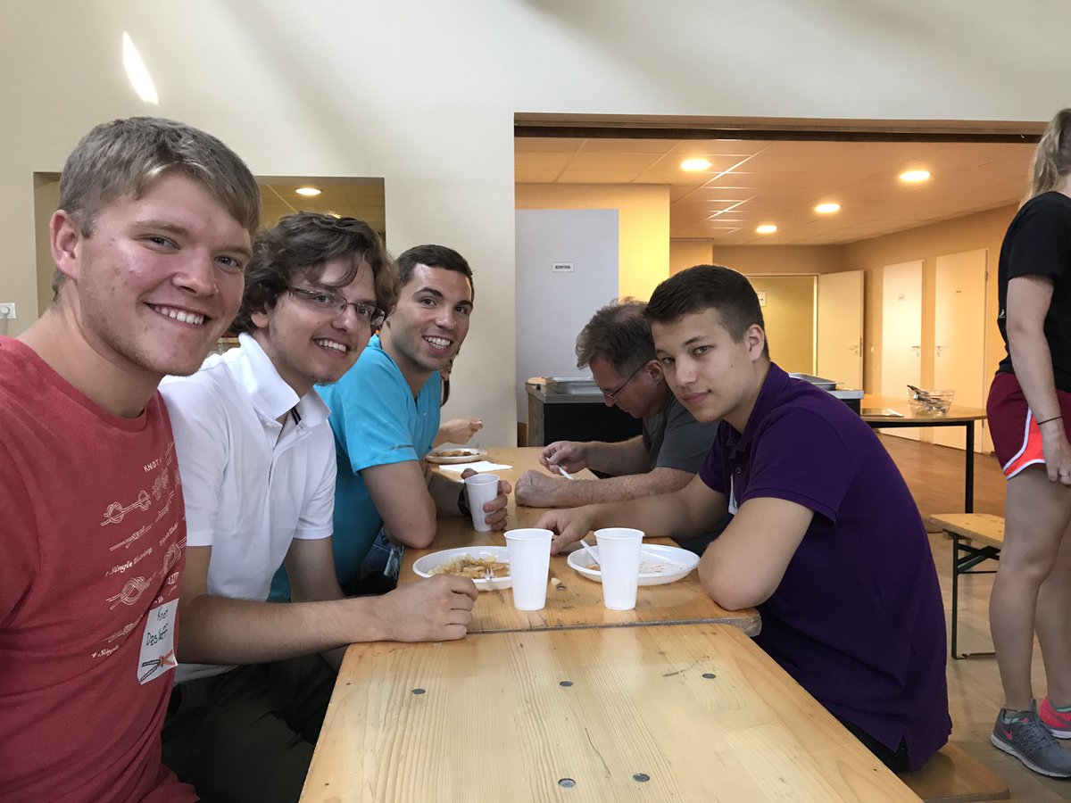 HSHungaryTeam's tweet photo. Half way through our Monday and picking up where we left off with the campers! https://t.co/lU4GZldVFq