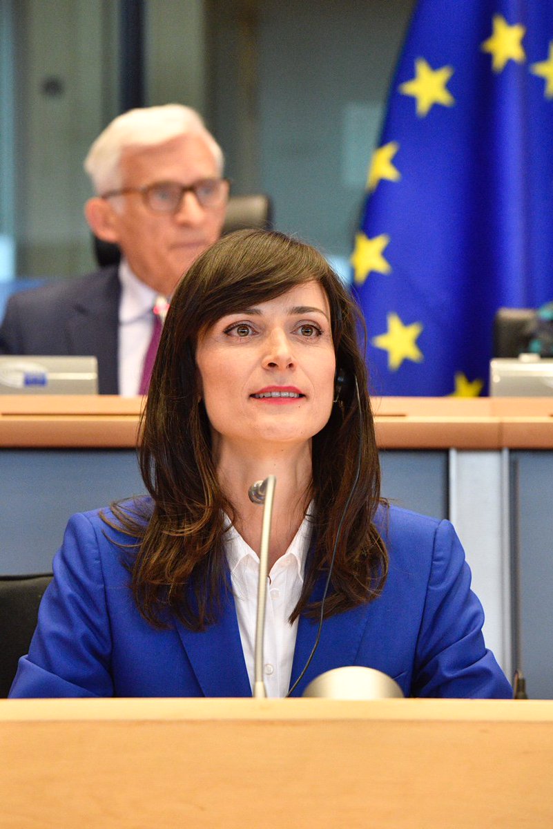 EU_Commission's tweet photo. .@GabrielMariya is our newest addition to #TeamJunckerEU! Her responsibilities as #DigitalSingleMarket Commissioner→ https://t.co/Nsp7o5fA0s https://t.co/O4dGKf0QNw