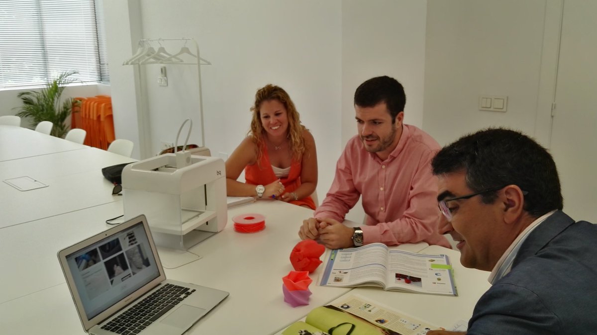 mlmorell's tweet image. Muy interesante reunión con responsables de @bqreaders sobre #impresion3D y sus posibilidades en docencia y aplicaciones en #Murcia