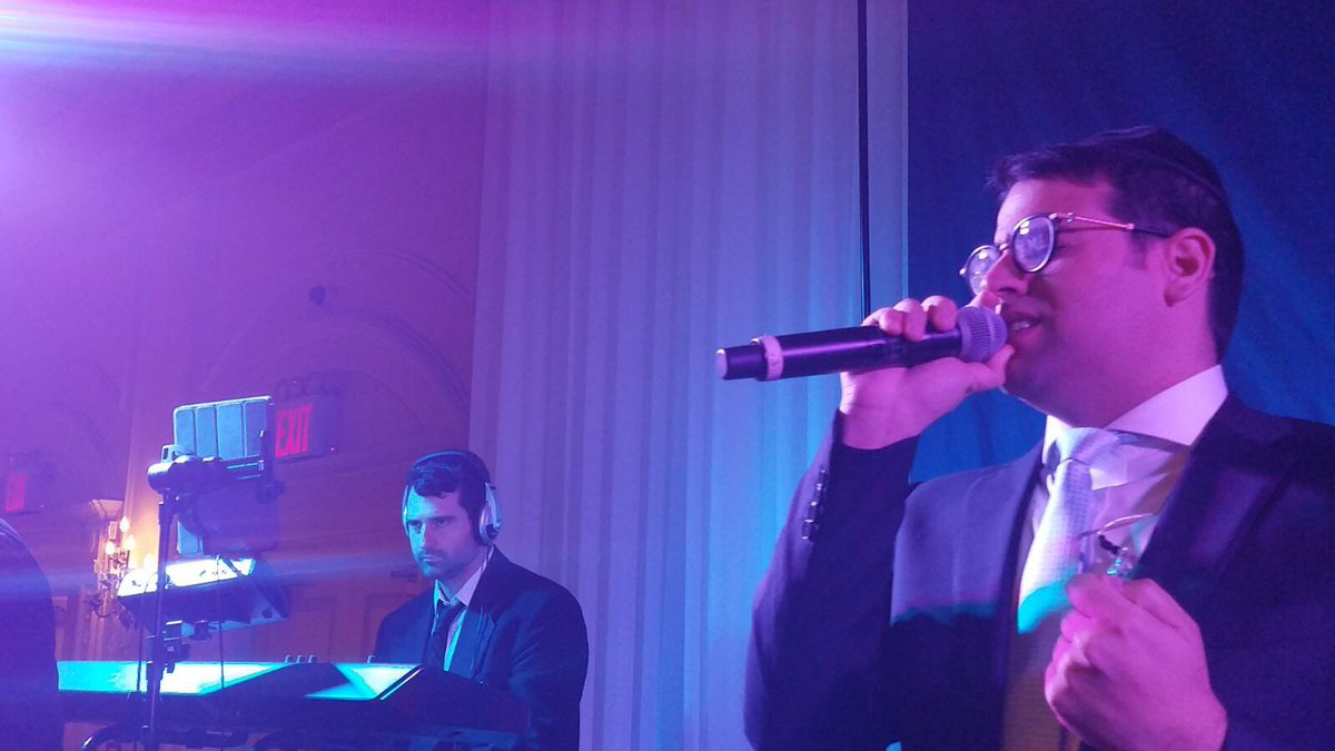 Closing out the season with <a href="/Uridavidi/">Uri Davidi</a> at <a href="/AteresAvrohom/">Ateres Avrohom</a> tonight - #Bluri