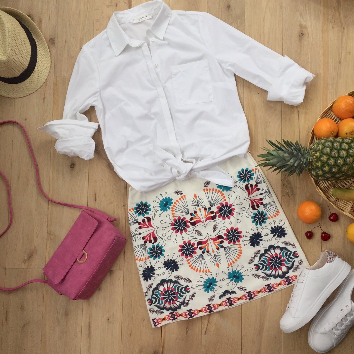 PromodIreland's tweet image. 📸 Get the look! 
✔️ Shirt
✔️ Embroidered skirt 
#Promod #Summer2017