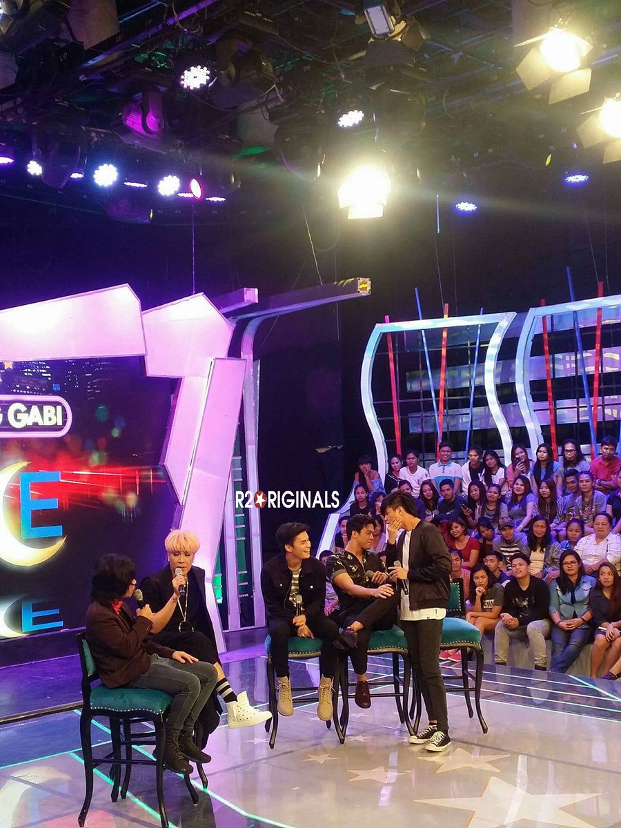 R2OriginalsOFC's tweet photo. (4) Thank you @vicegandako_ggv !! 
#GGVTrueColors #BloodyCrayons https://t.co/2EASHvjomX