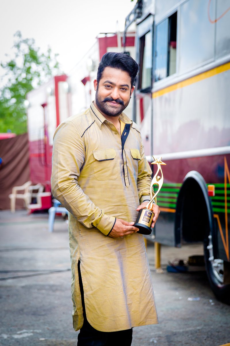 IrshadSayings's tweet photo. @tarak9999 😍😍😍
#SiimaBestActor https://t.co/J9lOoaeqQm