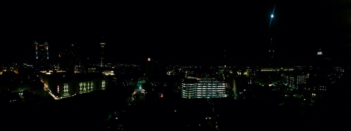 AlboumSays's tweet photo. Early bird gets the shot. Panoramic at 5:45am over #SanAntonio with almost full moon #nspra2017 #nowgym #bringit #prfit #exercise https://t.co/jy7blgCjF6
