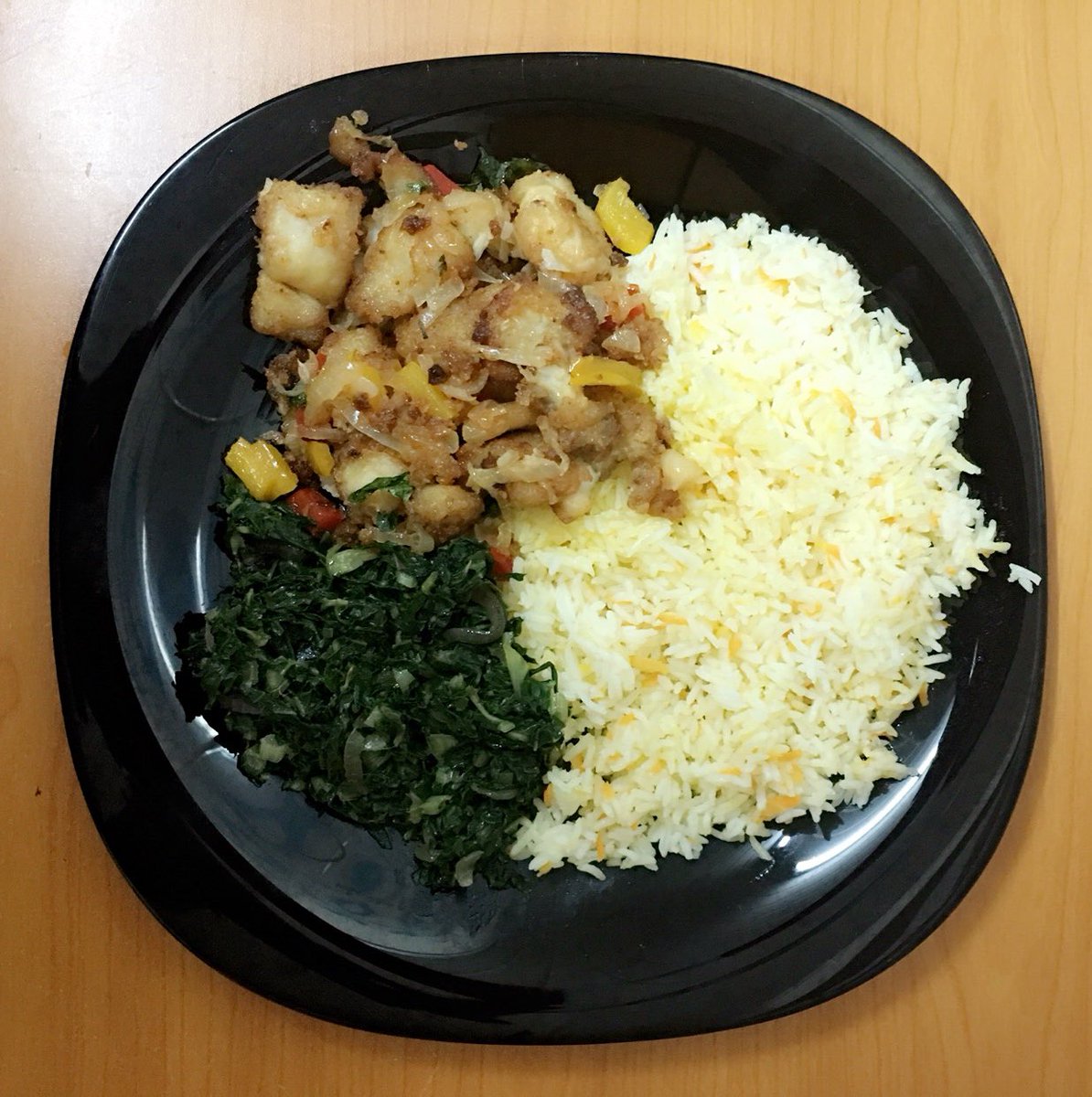 iNduati's tweet photo. "@DJSADIC: Mlizusha sana food yangu haina mboga 😂😂😂 There you go... #ChefSande #Fish #Rice #Sukuma https://t.co/Mlwa0tIq9X" Hapo sasa. 9/10