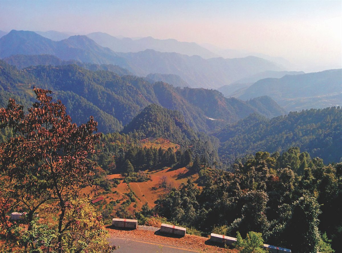 Rail_Bandhu's tweet photo. #Landour dazzles you at first sight with cemented paths, magnificent views, #beautiful bungalows, blissful solitude &amp; crisp #mountain air https://t.co/zE4eFj50sR