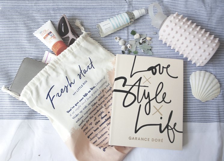 ScarlataSrDGato's tweet photo. Si quereis un libro para este verano, divertido, de moda, y muy inspirador. #lovestylelife https://t.co/5cFbTsy93R https://t.co/7DM6Xy7doR