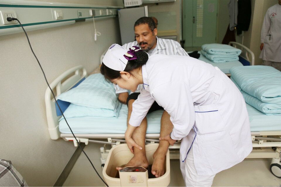 Kidneyknowledge's tweet photo. How to control the growth of renal cysts?
Micro-Chinese Medicine Osmotherapy,help to shrink kidney cysts fundamentally and natually. https://t.co/tAmwWsrAU7