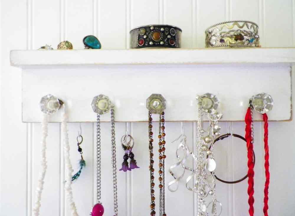 ruralgals's tweet photo. White Shabby Chic Jewelry Shelf with Rhinestone Knobs..Distres… https://t.co/hvQ06OzXiT #decorativeknobs #GiftForMom https://t.co/RS3m8acUCK