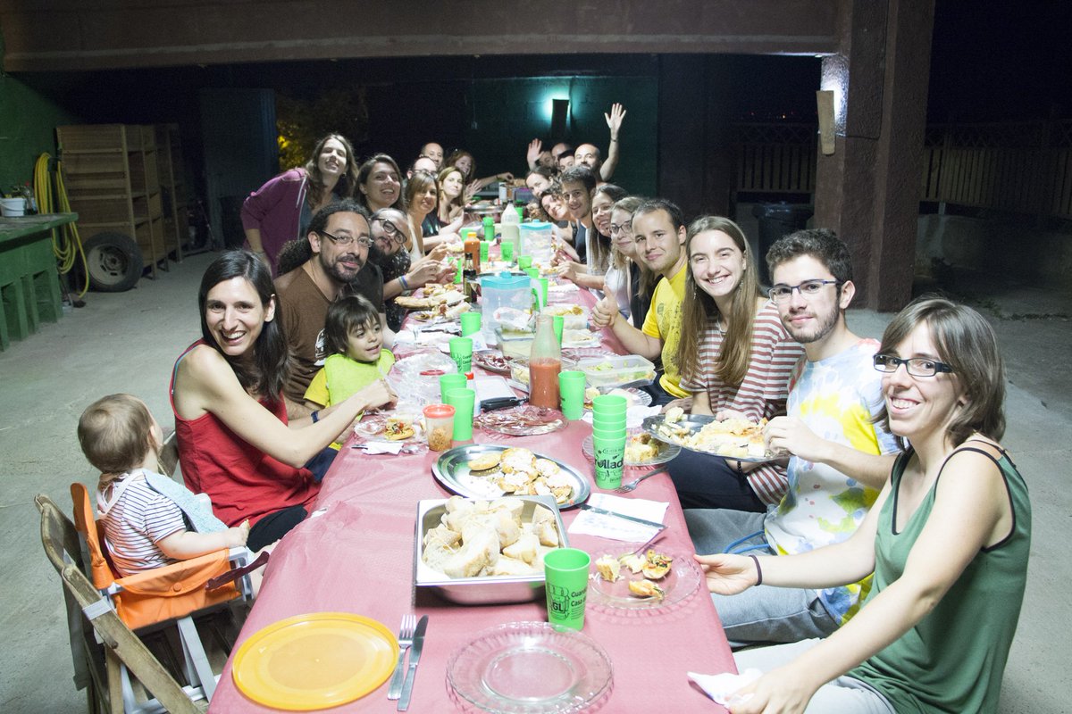 ESFCatalunya's tweet photo. 📸El campament 2017 d'ESF en imatges al nostre facebook 😍  https://t.co/dJCKQb63EJ #ESFem25 https://t.co/RDS68NuKj9