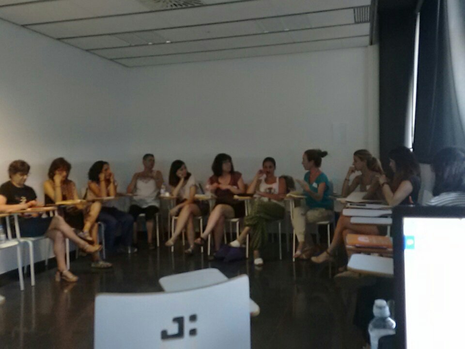 nogensmenys's tweet photo. Tenim un sistema q aïlla l'alumne. Cal canvis i fer sortir l'experiència q tots portem #EdCampEEMataro #intel•ligències https://t.co/UW3p43XVPz