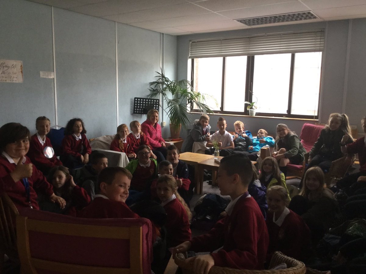 WellfieldMiddle's tweet photo. Having a great day at the Newcastle Buddhist Centre #WMSRE https://t.co/SRyTJ7GoSH