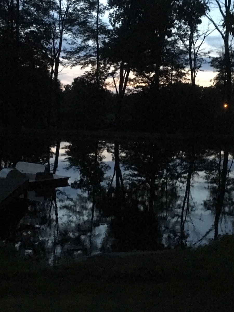 mhealy112's tweet photo. Last light (from Dreher Point) and first light (from Garver Landing) at Lake Fizzle. https://t.co/L32lxmjUzC