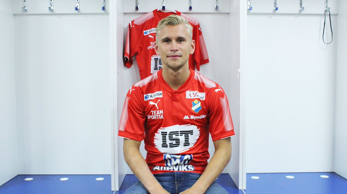 OstersIF's tweet photo. 24-åriga Simon Strand blir sommarens andra nyförvärv!

Mer om nyförvärvet ➡️ https://t.co/6hD8HTG5wb

#ViärÖster https://t.co/nBHdBmFmHZ