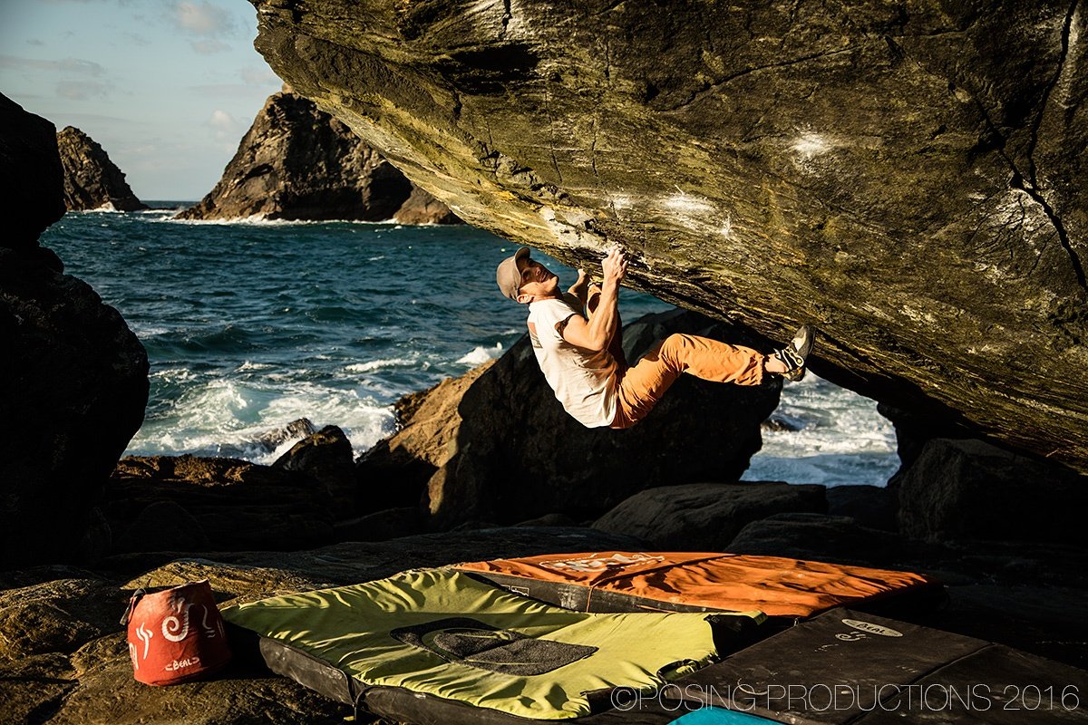 Thanks too <a href="/Al_Lee/">BritRock Films</a> 4 this sick 🔥 📸 shot climbing the #firstascent of Excalibur- 8A during the filming for the amazing #blocheads movie! 
☉🌊