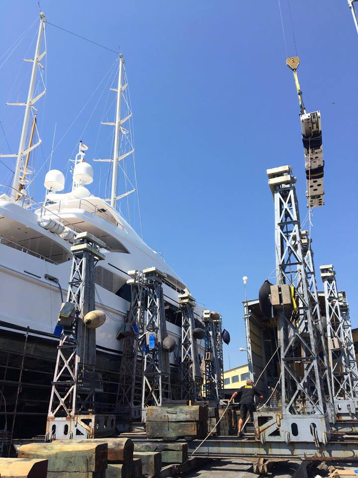 MarineHydraulic's tweet photo. The work aboard 48m #Oceanfast built #superyacht client continues as our team removes her fold under passarelle for service in @STP_palma https://t.co/tz6LAVIaXt