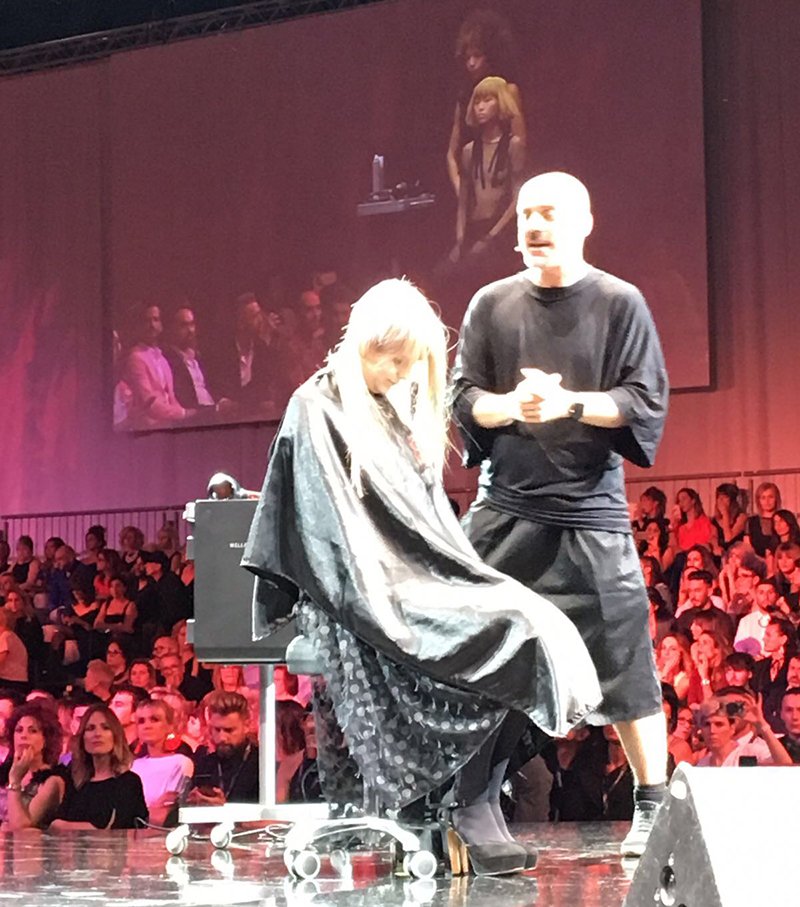 arcopeluqueria's tweet photo. Trabajos destacados en #Beautyvision2017. ¡Gracias @WellaProEs  por dejarnos participar como jurado en este gran evento! #Trendvision2017 https://t.co/ezlKuitVC2