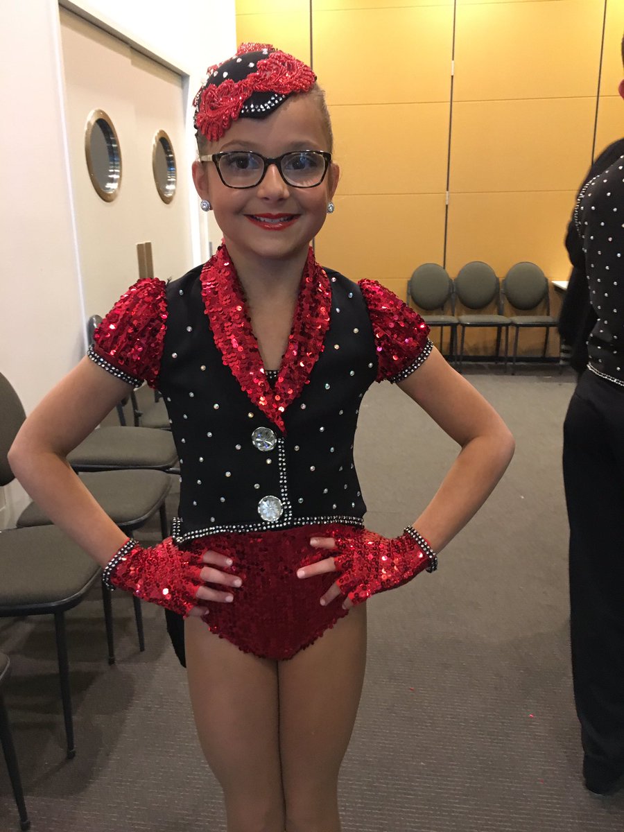 ScudMark's tweet photo. Big 4 days of dancing for these munchkins!!! #Dancing #dancers #dance #Tap #Jazz #balet #Contemporary #costumes #makeup #comps #troups  💃 💃 https://t.co/EcrmLAwown