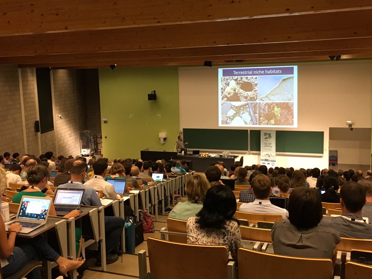 "Scale matters (or does it?)": full house for the second key note speech of the day by Prof. Don Cowan at #SCARbio17