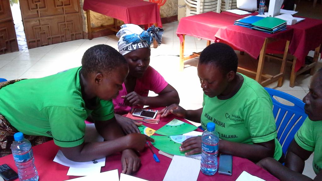 vanpeltsandra's tweet photo. @AfricanWomanF community group training has started! #mamamaisha https://t.co/Kx7t2wBY7S