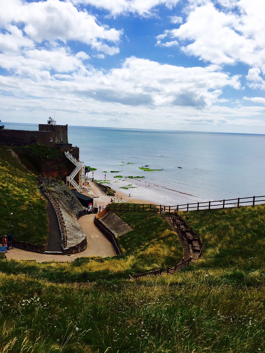 8SisterCaroline's tweet photo. #LandramBay #Sidmouth #HillyWalks #GotToBeFitToWalkInDevon #Devon https://t.co/vJQqLpKOc9