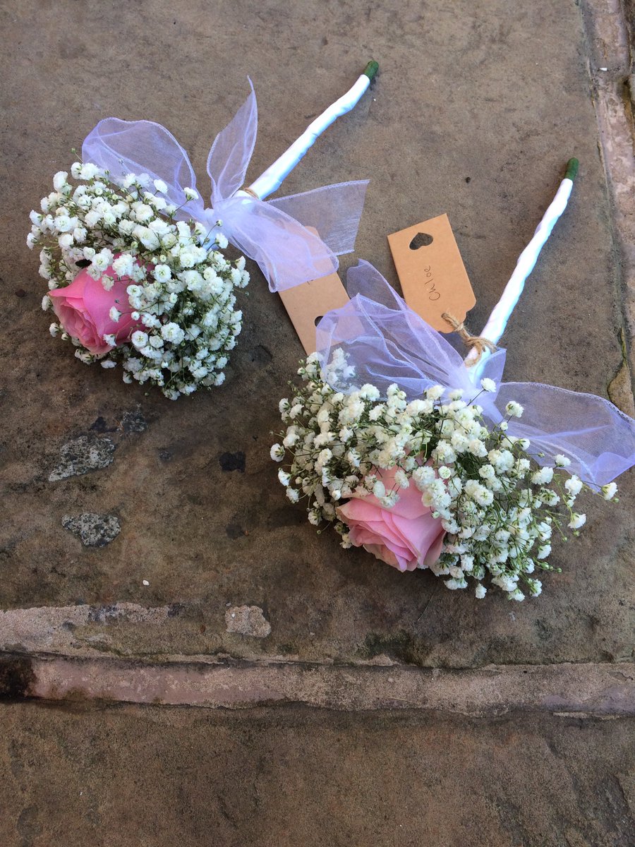 The weekends wedding flowers 🌸