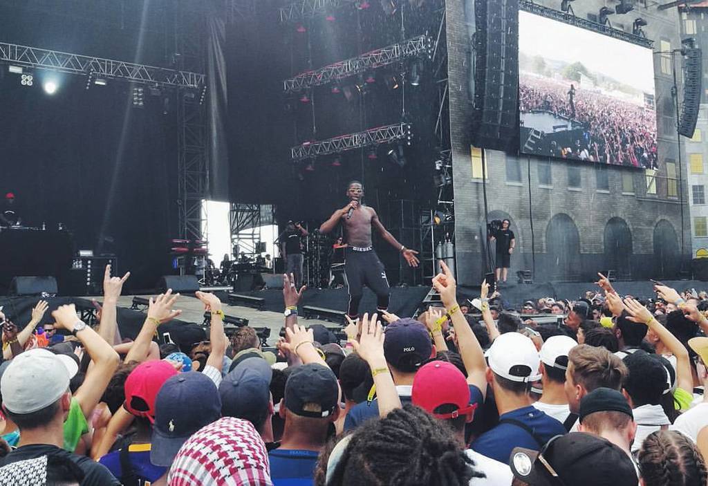SergeMrc's tweet photo. OAF17.
.
.
.
@mhdofficiel
.
#openairfrauenfeld #oaf17 #openairfrauenfeld2017 #vscocam #betheadventure #starlightfeatures
#seamyphotos… https://t.co/uyaDK330zW