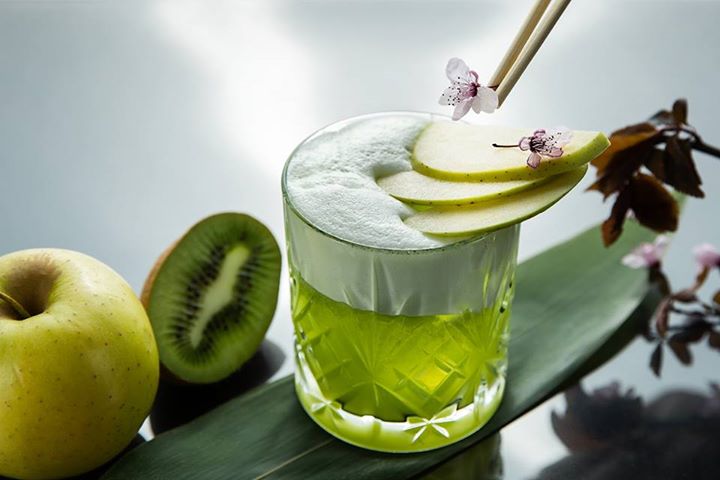 Acompaña tu velada con una de nuestras exóticas bebidas. Una refrescante manera de disfrutar en verano. #Shikku #foodie #instafood #cocktail