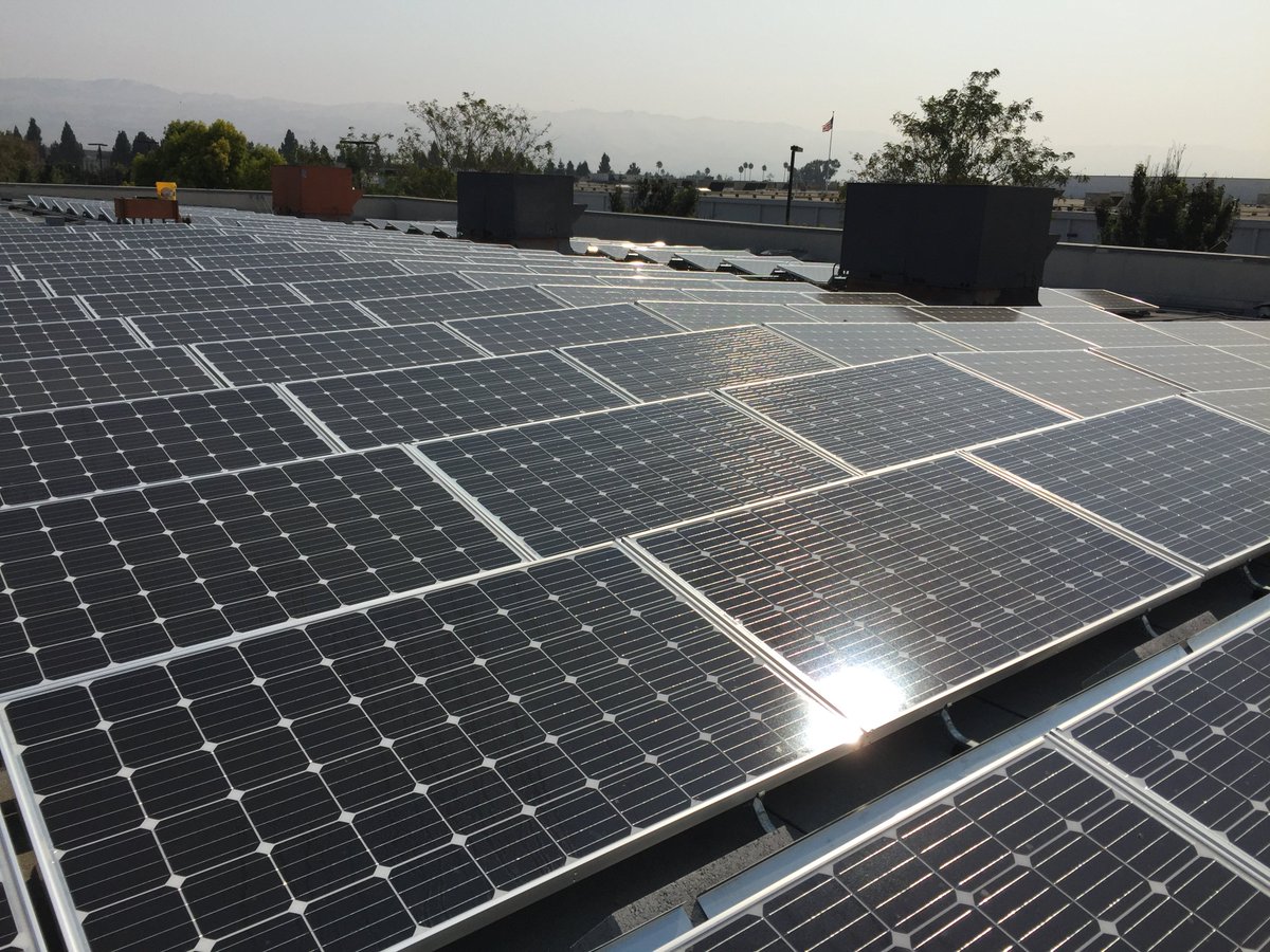 SolarSystemINC's tweet image. Take a look at this massive 49.8 kw system we installed at Chua Di Lac