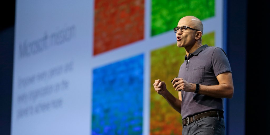BusinessInsider's tweet image. Microsoft is bundling up all its best stuff in a bid to overtake Amazon in the cloud wars read.bi/2sWxmCf