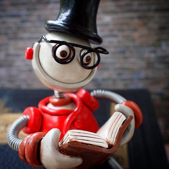 RobotsAwesome's tweet image. Professor Baxton available on Etsy. Handmade ooak robot sculpture: clay, wire, paint 🤖 🎨 🛍