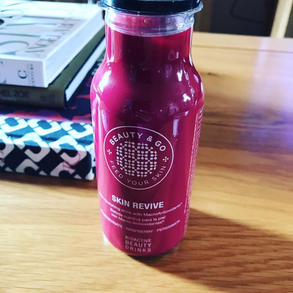 Cjsfashionworld's tweet photo. @mybeautyandgo got this @britishstylecollective #skinrevive #feedyourskin #pomegranate #rasberry #persimmons #healtylife #healthyeating#fol… https://t.co/tMIytFcSgx