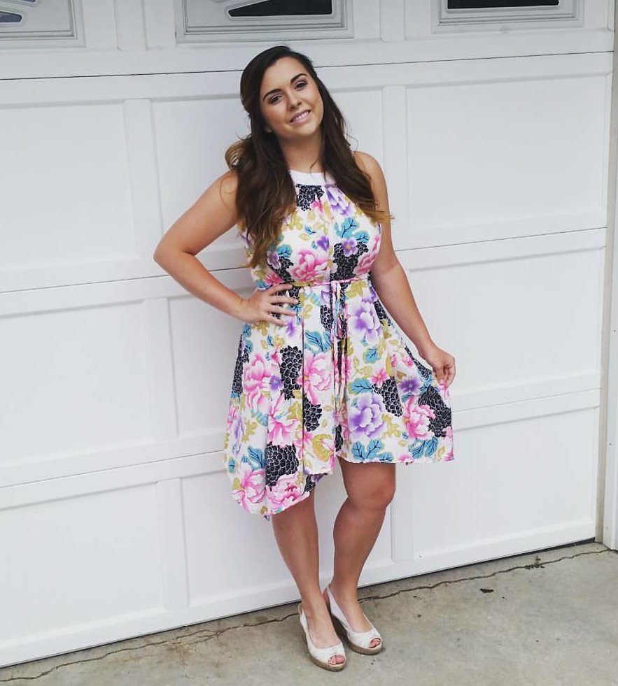 sdlproject's tweet image. Meet the ambitious West Virginia girl behind the Wild &amp;amp; Wonderful Tee! #sdlproject #wvu goo.gl/5sHJ4q