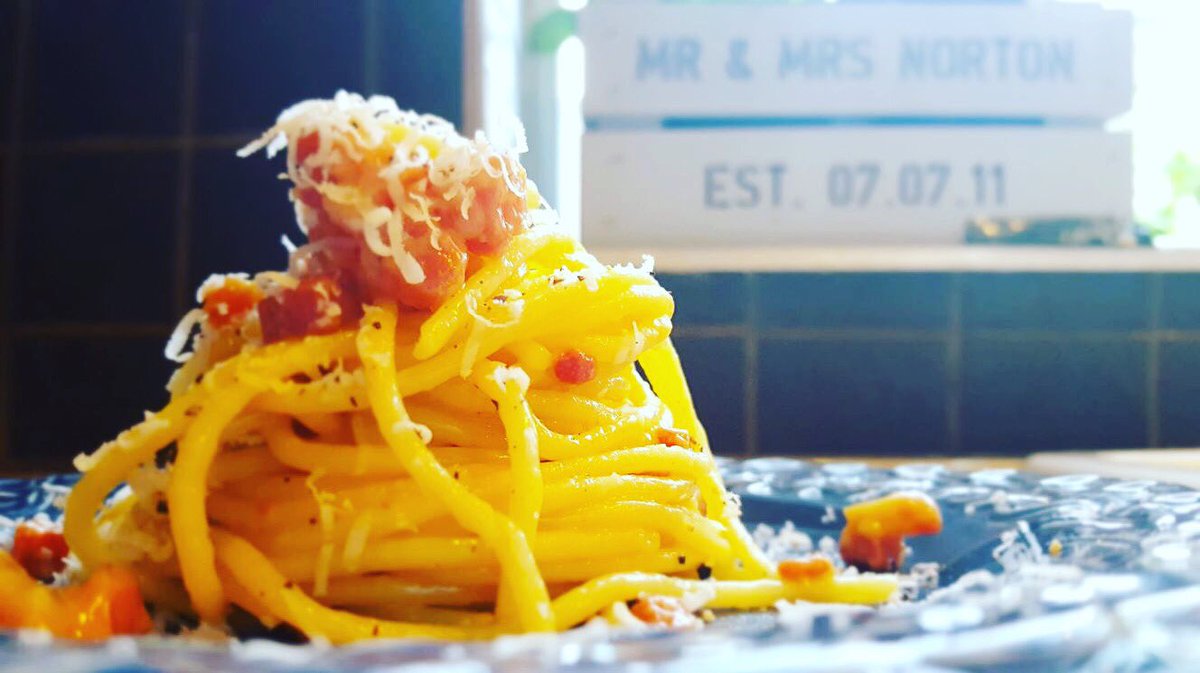 MrsMNorton's tweet photo. My new article in the @HuffPoLifestyle: Why Italians should not be outraged by @Nigella_Lawson #carbonara recipe>https://t.co/wTV2vWCdhU https://t.co/YBgFSKN6Ad