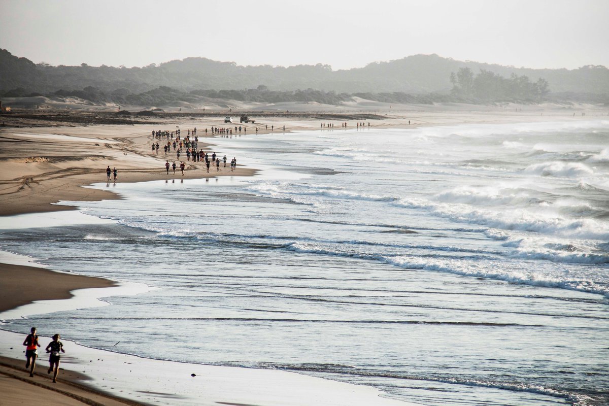 A trail of runners on the ocean's edge at the #iSimangalisoTRAIL last weekend. <a href="/iSimangalisoTR/">iSimangaliso Trail</a> <a href="/KZNTRAILRUNNING/">KZN Trail Running</a> @Trail_SA_Girls <a href="/TrailrunSA/">Trail Run SA</a>