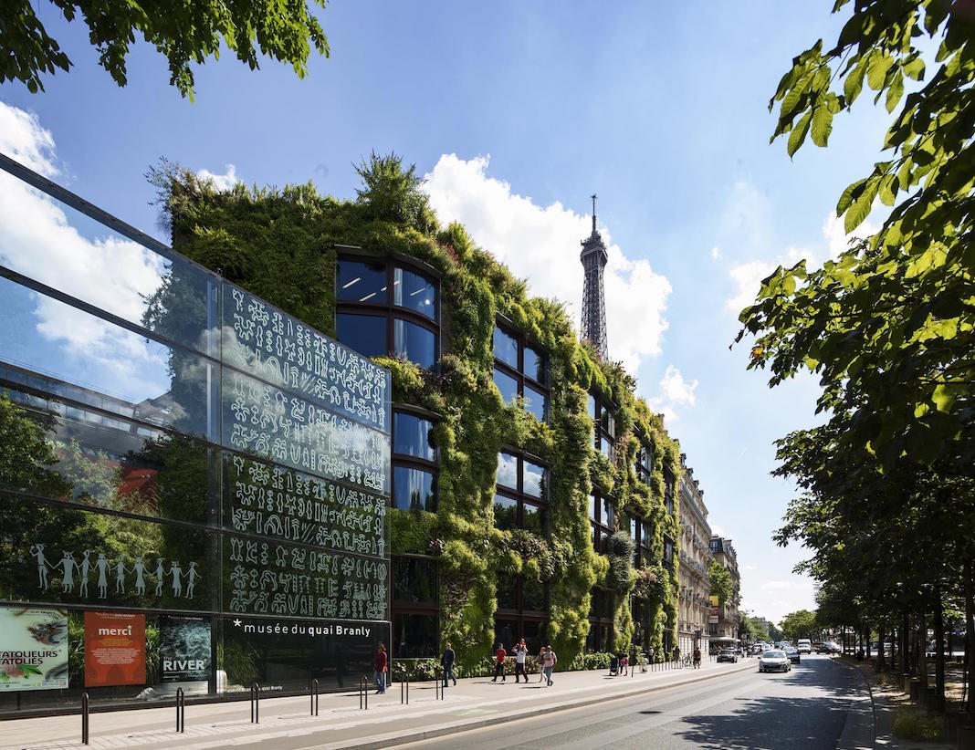 vivreparis's tweet image. Le musée du Quai Branly dévoile son toit terrasse pour l&apos;été bit.ly/2sHbo7f